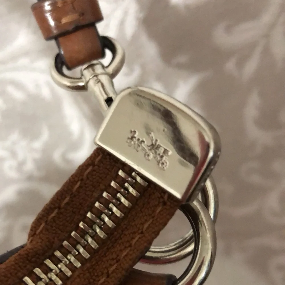 Coach Chelsea Leather Chestnut Shoulder Crossbody Bag.  Great Used Condition. - Picture 10 of 16